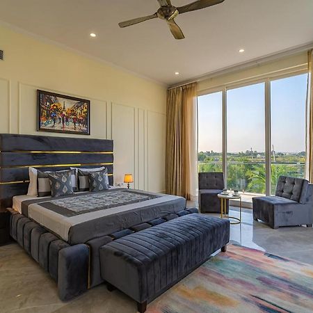Stayvista At Blanc Belle With Outdoor Pool Sohna Exterior foto